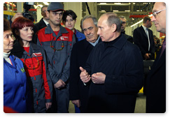 During his tour of the Volga Federal District, Prime Minister Vladimir Putin visited the KamAZ Heavy-Duty Truck Production Plant in the city of Naberezhnye Chelny