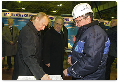 Prime Minister Vladimir Putin visited an oil refinery and a natural gas processing plant, both of which convert raw materials into products of value, in the city of Nizhnekamsk, Tatarstan