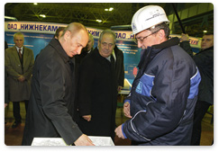 Prime Minister Vladimir Putin visited an oil refinery and a natural gas processing plant, both of which convert raw materials into products of value, in the city of Nizhnekamsk, Tatarstan