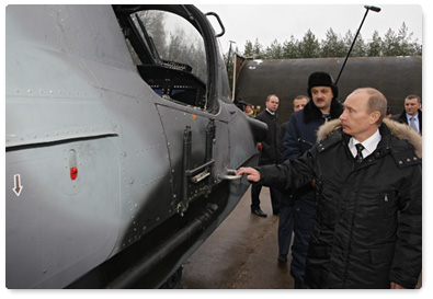 Prime Minister Vladimir Putin visited the Machine-Building Design Bureau in Kolomna to inspect armaments and military hardware