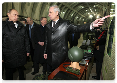 Prime Minister Vladimir Putin at the Machine-Building Design Bureau in Kolomna to inspect armaments and military hardware|18 november, 2009|14:28