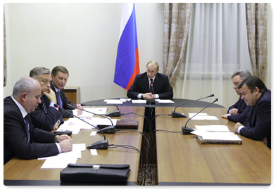 Prime Minister Vladimir Putin chaired a meeting to discuss the problems facing Kolomensky Zavod