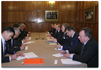 В.В.Путин в рамках заседания Совета глав правительств государств-участников СНГ встретился с Премьер-министром Киргизской Республики Д.Т.Усеновым