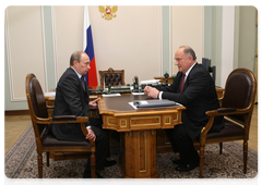 Prime Minister Vladimir Putin with Communist Party leader Gennady Zyuganov|26 november, 2009|15:31