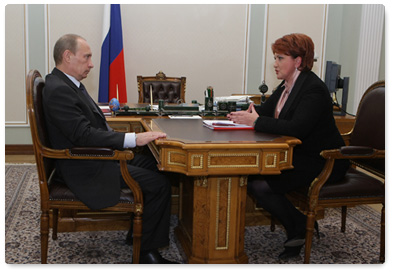 Prime Minister Vladimir Putin met with Russian Agriculture Minister Yelena Skrynnik