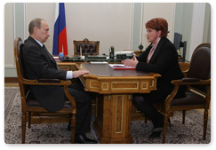 Prime Minister Vladimir Putin met with Russian Agriculture Minister Yelena Skrynnik