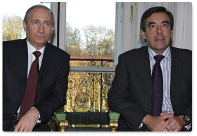 В.В.Путин провел переговоры с Премьер-министром Французской Республики Ф.Фийоном в узком составе