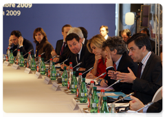 Russian Prime Minister Vladimir Putin and French Prime Minister Francois Fillon at the 14th meeting of the Russian-French Commission on Bilateral Cooperation held at the level of prime ministers|27 november, 2009|15:46