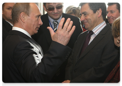 Prime Minister Vladimir Putin and his French counterpart Francois Fillon meeting with Russian and French businessmen|27 november, 2009|19:12