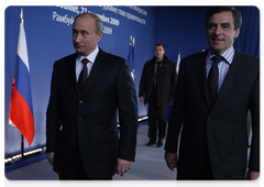 Russian Prime Minister Vladimir Putin and French Prime Minister Francois Fillon gave a joint press conference after the Russian-French talks|27 november, 2009|20:16