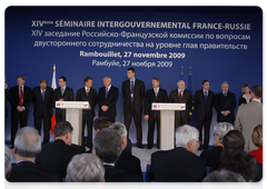 Russian Prime Minister Vladimir Putin and French Prime Minister Francois Fillon gave a joint press conference after the Russian-French talks|27 november, 2009|20:17