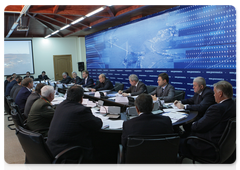 Prime Minister Vladimir Putin holding a meeting in Vladivostok to review preparations for the 2012 APEC summit|12 october, 2009|14:26