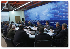 Prime Minister Vladimir Putin held a meeting in Vladivostok to review preparations for the 2012 APEC summit