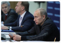 В.В.Путин провел во Владивостоке совещание по вопросам подготовки к саммиту АТЭС 2012 года|12 октября, 2009|14:29
