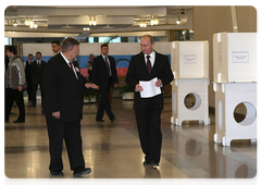 Prime Minister Vladimir Putin voted in the Moscow City Duma election|11 october, 2009|18:47