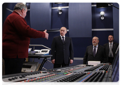 Vladimir Putin visited new pavilions and studios of the Sergei Gerasimov State University of Cinematography (VGIK)|3 november, 2009|18:44