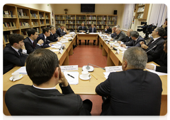 Vladimir Putin conducting a meeting of the Government Council on the Development of Domestic Film making at the All-Russian State University of Cinematography (VGIK)|3 november, 2009|19:01