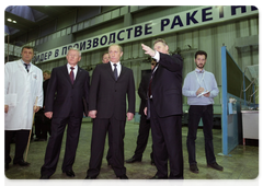 Prime Minister Vladimir Putin visiting an Energomash production facility in the town of Khimky, in the Moscow Region|30 november, 2009|17:03