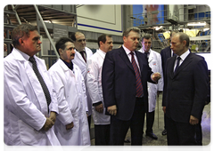 Prime Minister Vladimir Putin visiting an Energomash production facility in the town of Khimky, in the Moscow Region|30 november, 2009|17:04