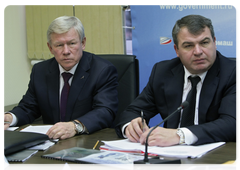 Head of the Federal Space Agency Anatoly Perminov and Minister of Defence Anatoly Serdyukov during a meeting on defence industry issues|30 november, 2009|18:03