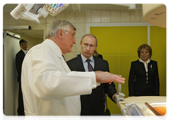 Vladimir Putin at the Turner Scientific and Research Institute for Children's Orthopaedics in the town of Pushkin|26 november, 2009|13:31