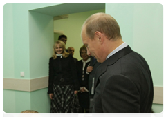 Vladimir Putin at the Turner Scientific and Research Institute for Children's Orthopaedics in the town of Pushkin|26 november, 2009|13:31