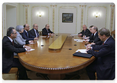 Vladimir Putin meeting with Marios Garoyian, President of the House of Representatives of the Republic of Cyprus|26 november, 2009|13:31