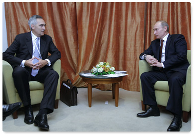 Prime Minister Vladimir Putin met with Siemens CEO Peter Loescher