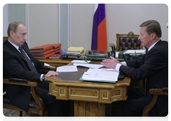 Prime Minister Vladimir Putin during a meeting with Deputy Prime Minister Sergei Ivanov|1 december, 2009|16:50