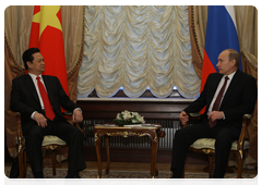 Председатель Правительства Российской Федерации В.В.Путин провел переговоры с Премьер-министром Вьетнама Нгуен Тан Зунгом|15 декабря, 2009|15:40
