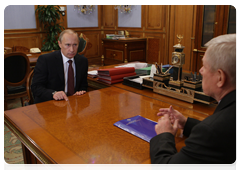 Prime Minister Vladimir Putin meets with Head of the Federal Space Agency Anatoly Perminov|15 december, 2009|18:24