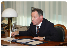 Alexander Braverman, general director of the Federal Fund for Housing Construction Assistance, meeting with Prime Minister Vladimir Putin|16 december, 2009|18:24