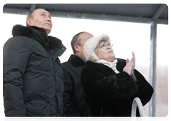 Председатель Правительства Российской Федерации В.В.Путин, находящийся с рабочей поездкой в Санкт-Петербурге, принял участие в церемонии спуска на воду танкера «Кирилл Лавров»|18 декабря, 2009|17:28