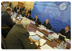 Prime Minister Vladimir Putin holding a meeting on providing the Navy with new weapons and military hardware at the Admiralty Shipyards|18 december, 2009|17:35