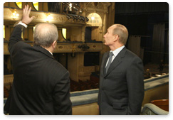 В.В.Путин  посетил Большой драматический театр им. Г.А.Товстоногова (ГАБДТ) в Санкт-Петербурге, чтобы на месте ознакомиться с техническим состоянием здания театра
