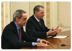 Jacques Rogge, President of the International Olympic Committee and Jean-Claude Killy, Chairman of the IOC Coordination Commission, meeting with Russian Prime Minister Vladimir Putin|2 december, 2009|12:06