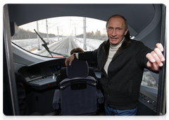 Prime Minister Vladimir Putin returned to Moscow from his trip to St Petersburg on a new high-speed train Sapsan|19 december, 2009|13:46