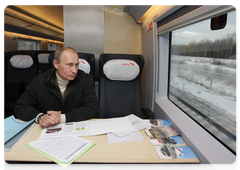 Prime Minister Vladimir Putin returned to Moscow from his trip to St Petersburg on a new high-speed train Sapsan|19 december, 2009|13:52