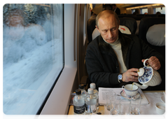 Prime Minister Vladimir Putin returned to Moscow from his trip to St Petersburg on a new high-speed train Sapsan|19 december, 2009|14:01