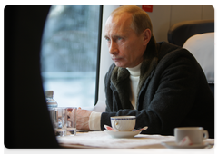 Prime Minister Vladimir Putin returned to Moscow from his trip to St Petersburg on a new high-speed train Sapsan|19 december, 2009|14:03