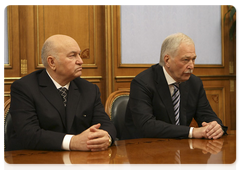 Moscow Mayor Yury Luzhkov and Chairman of the Supreme Council of the United Russia party Boris Gryzlov during a meeting with Prime Minister Vladimir Putin and the leader of the Movement for Fair Georgia party, Zurab Noghaideli|23 december, 2009|17:08