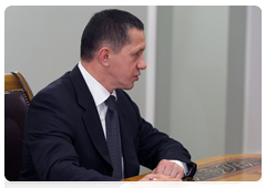 Minister of Natural Resources Yury Trutnev at a meeting with Prime Minister Vlaidmir Putin|24 december, 2009|18:13