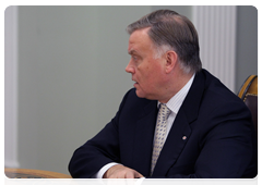 President of Russian Railways Vladimir Yakunin at a meeting with Prime Minister Vladimir Putin|24 december, 2009|18:13