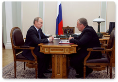 Prime Minister Vladimir Putin holds a working meeting with Novgorod Region Governor Sergei Mitin