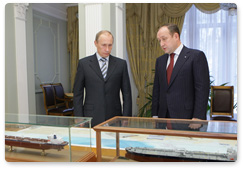 Prime Minister Vladimir Putin meets with Sovcomflot President and CEO Sergei Frank