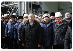 Prime Minister Vladimir Putin at the ceremony of mounting a semi-submersible at the Zvezda shipyard in Bolshoi Kamen, Primorye Territory|28 december, 2009|11:31