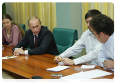 Prime Minister Vladimir Putin talking with journalists about the outcomes of his visit to the Primorye Territory|29 december, 2009|13:39