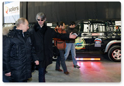 В.В.Путин посетил автозавод «СОЛЛЕРС-Дальний Восток», где принял участие в церемонии запуска предприятия