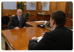 Prime Minister Vladimir Putin meeting with Alexei Mordashov, Severstal board chairman and Severstal Group general director|4 december, 2009|19:17