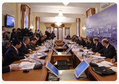 Prime Minister Vladimir Putin held a meeting at the Uralvagonzavod research and production company on supplying the Russian Armed Forces with modern armour and automotive equipment|8 december, 2009|14:33